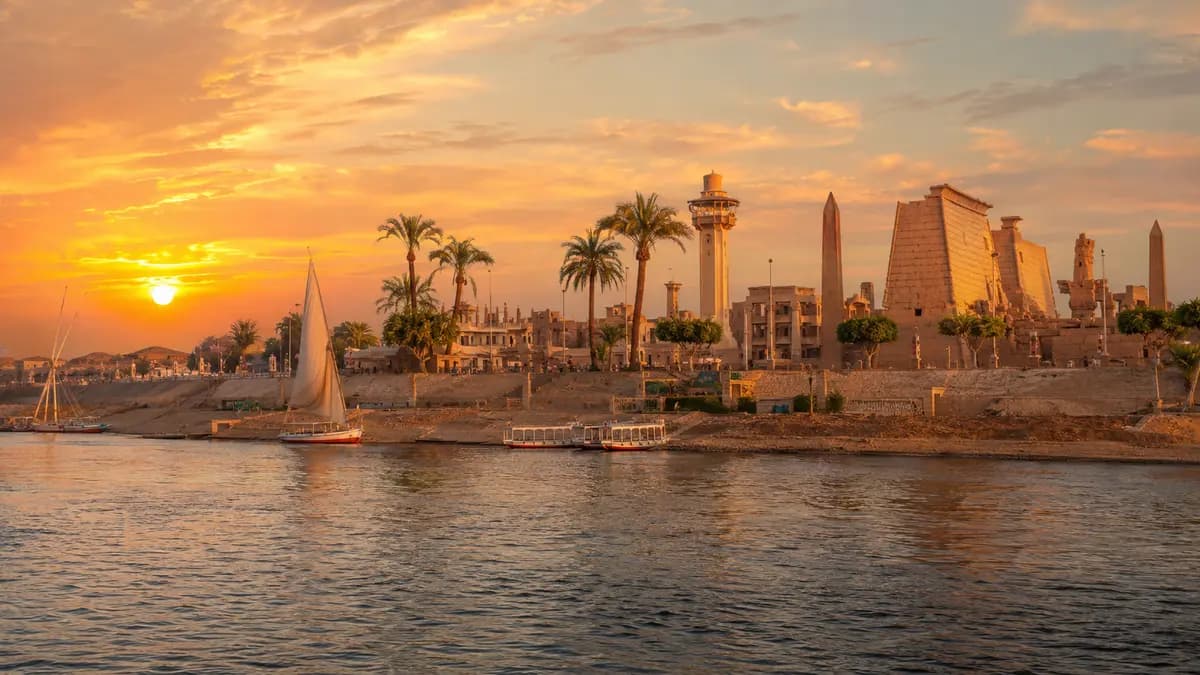 Von der Küste über El Quseir und Safaga nach Luxor