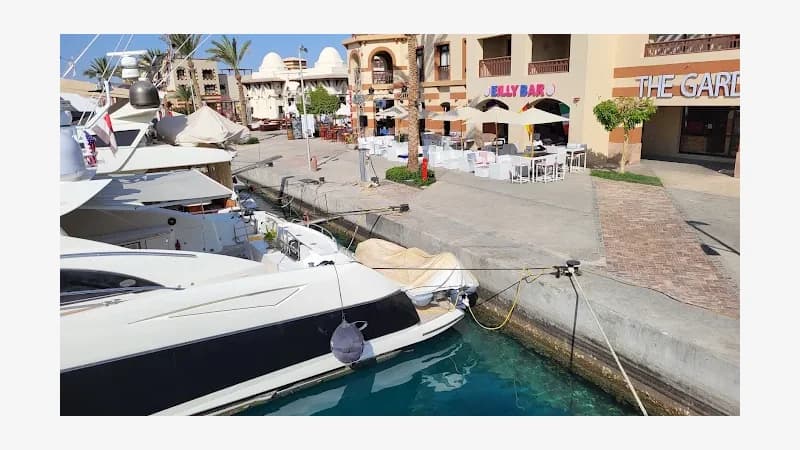 Yachten und Boote im Hafen von Port Ghalib