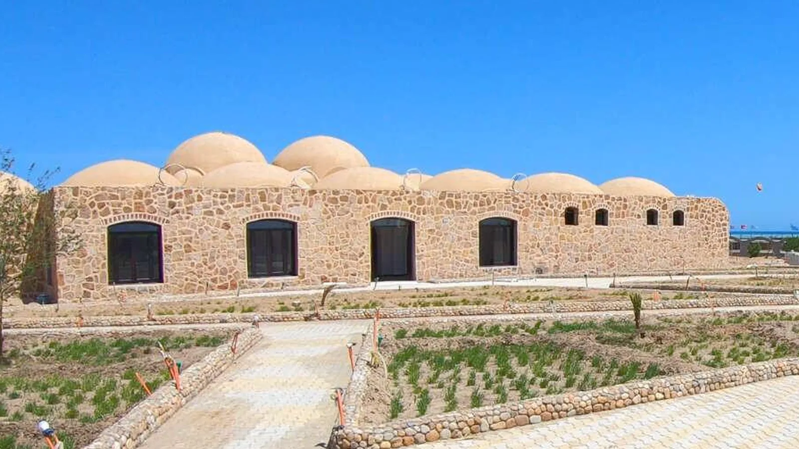 Marsa Alam Airport transfer to Hamata House Camp