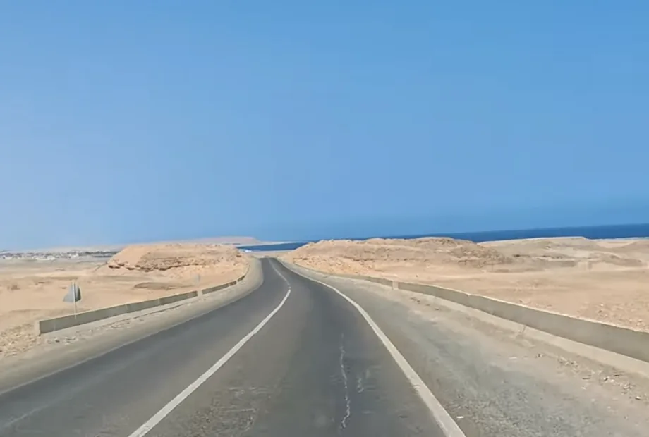 Straße nach Wadi Lahmy & Hamata