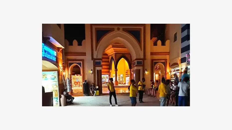 Bazar in Port Ghalib mit Souvenirs und orientalischen Waren